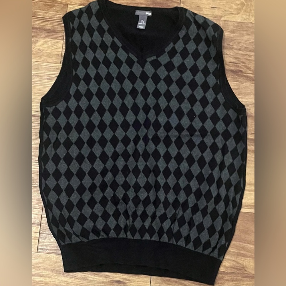 H&M Argyle Knit V-Neck Sweater Vest